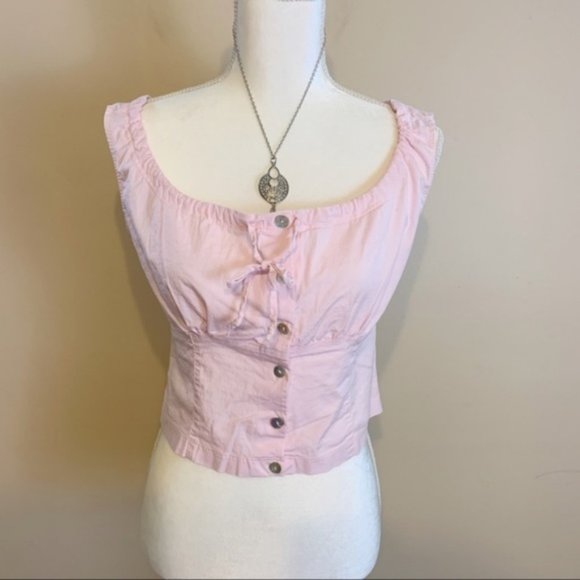 MomoDesign Tops - 🌹3/$20🌹Momo Pink Crop Top Figure Flatterinng Buttondown Sleeveless Size Medium